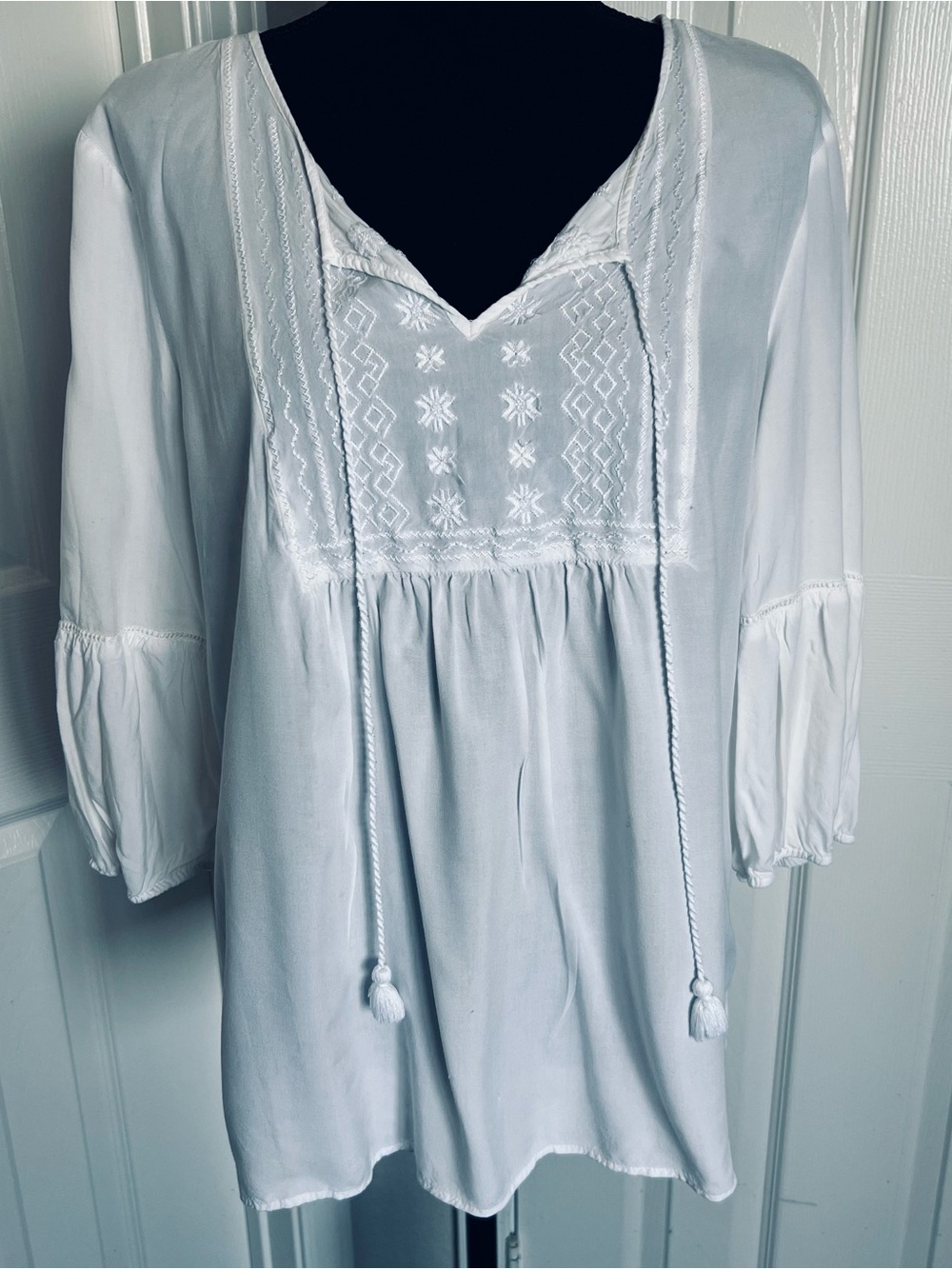 St John’s Bay White Embroidered Blouse w Tassels 3/4 Sleeves Size XL